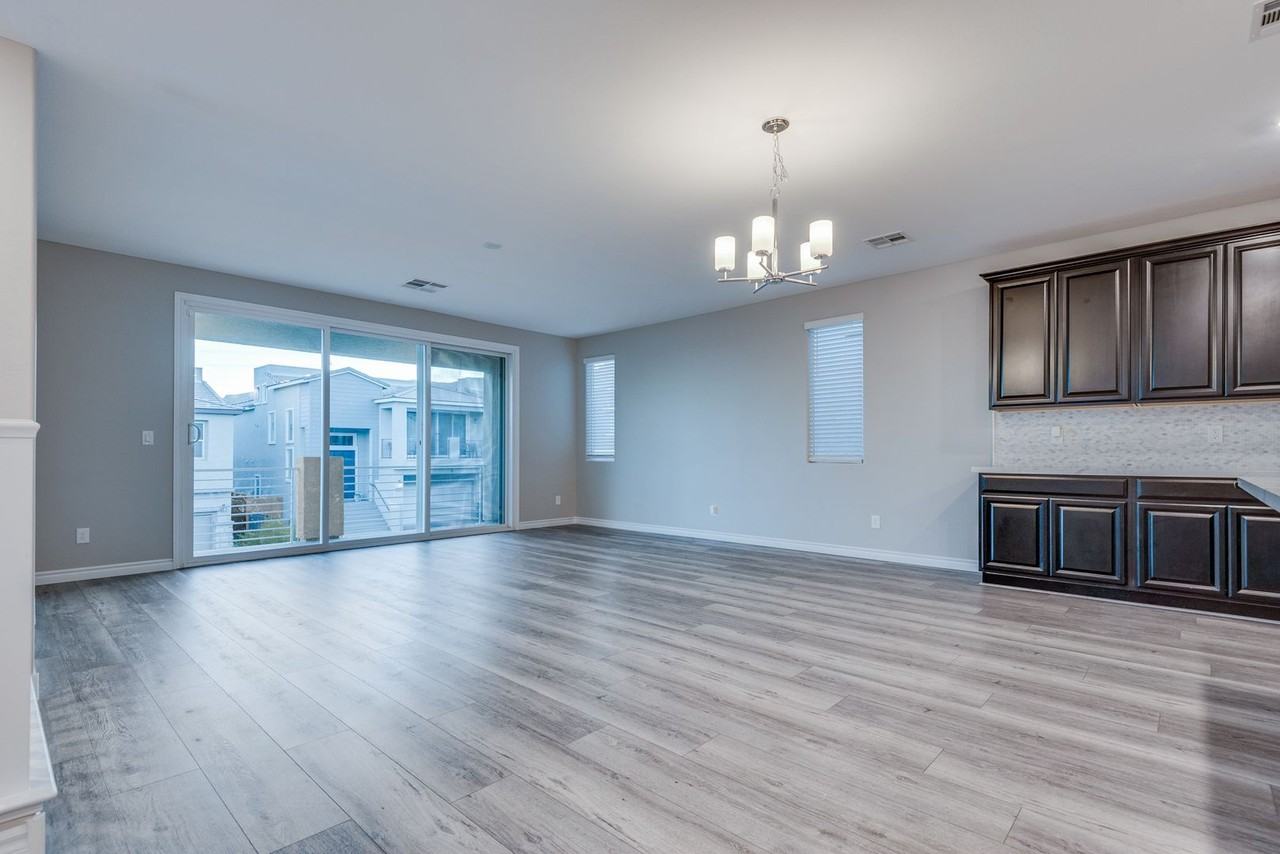 10764 Maltese Falcon Ave - Photo 5 of 28