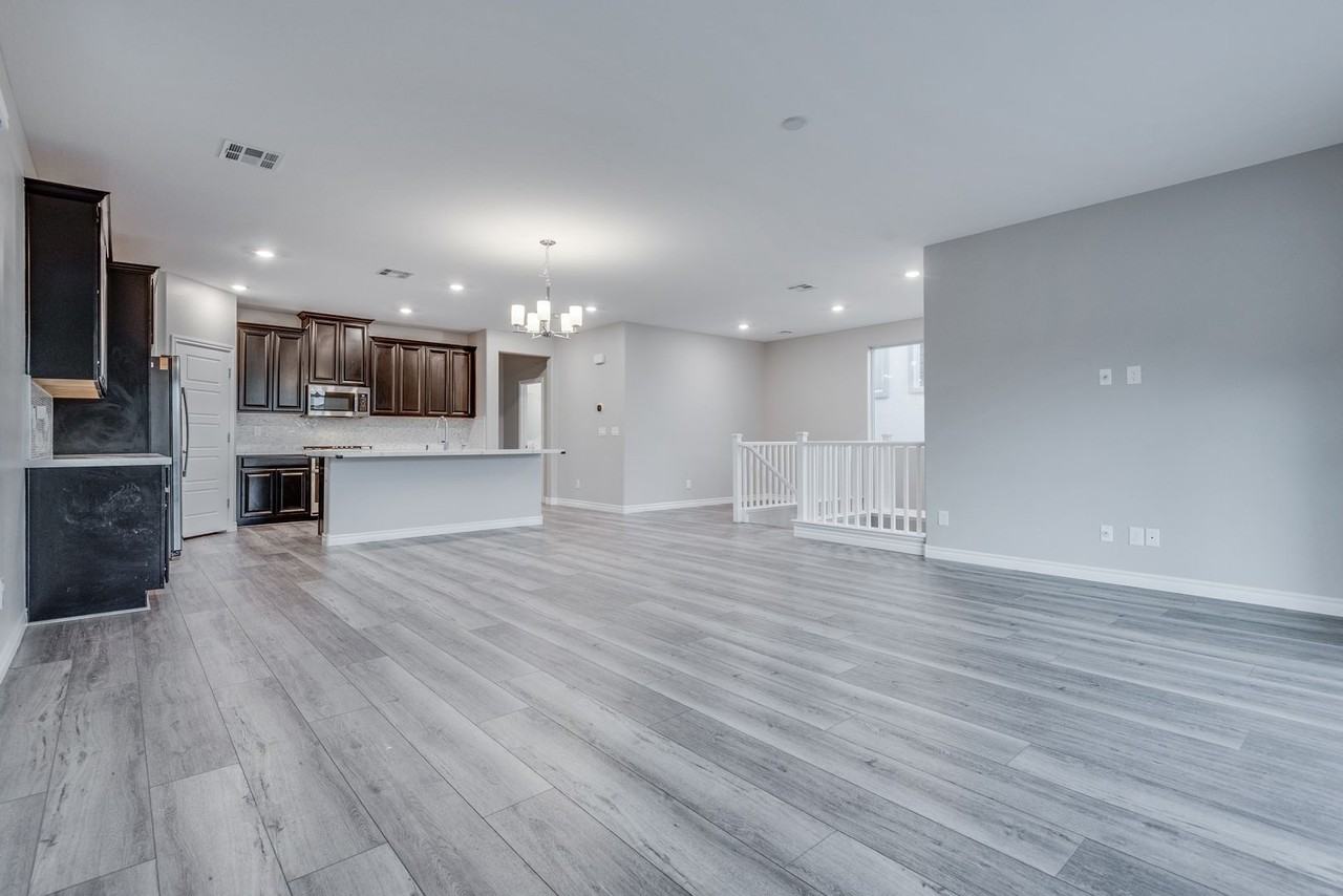 10764 Maltese Falcon Ave - Photo 7 of 28