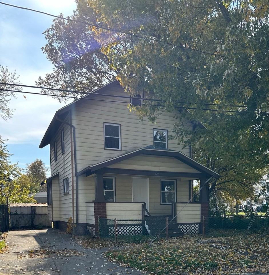 540 Holmes Ave - Photo 4 of 15