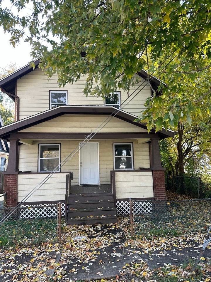 540 Holmes Ave - Photo 5 of 15