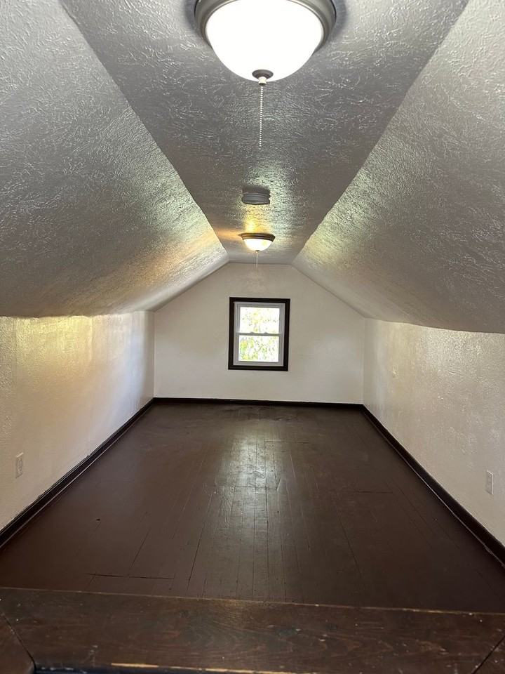 540 Holmes Ave - Photo 2 of 15