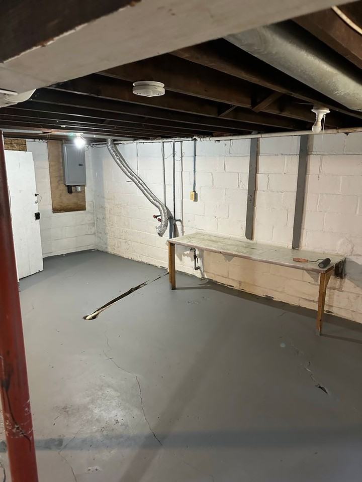 540 Holmes Ave - Photo 3 of 15