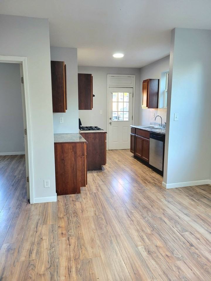 2450 Cleveland Blvd - Photo 6 of 25