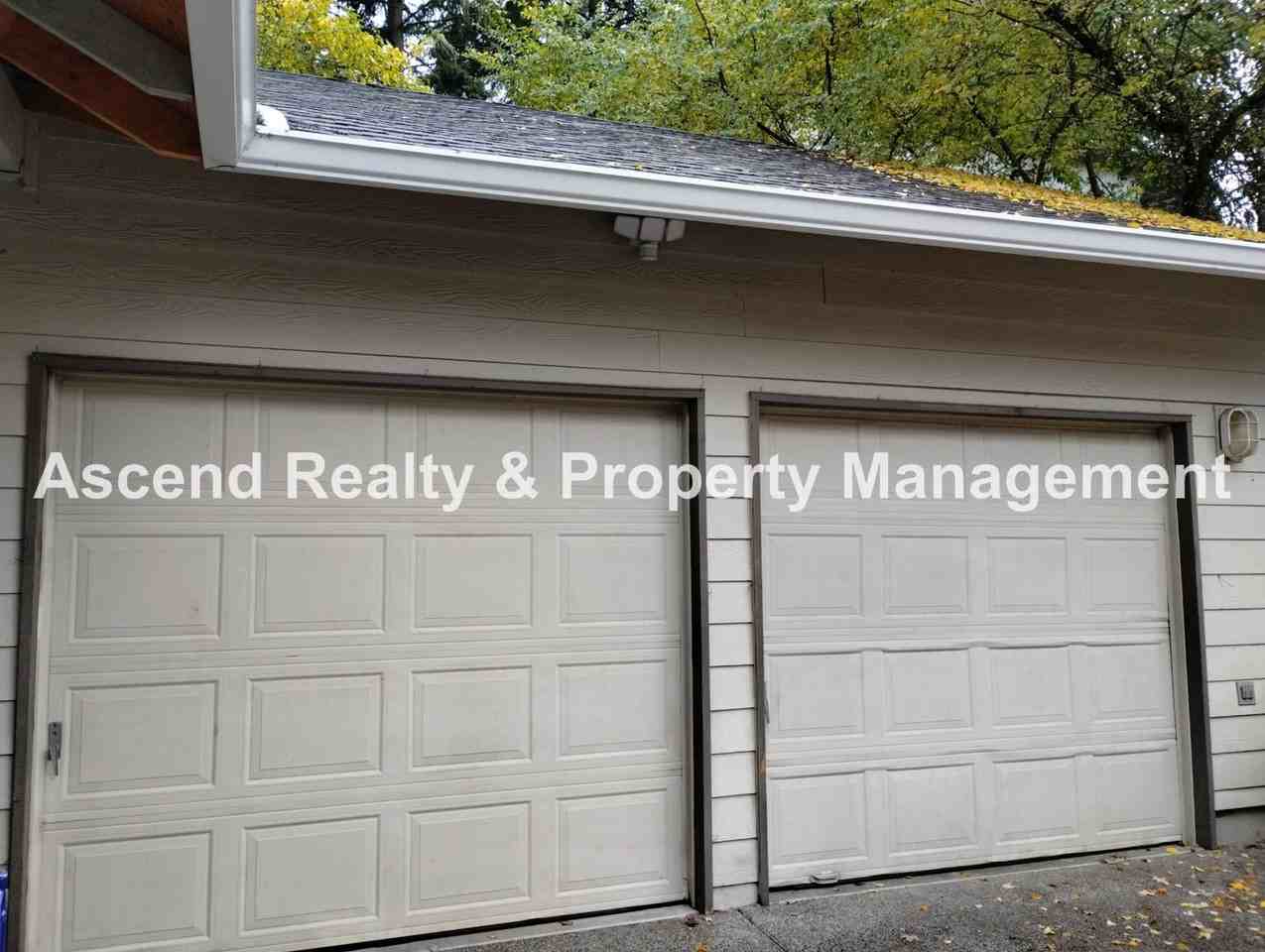 15150 Sw Barcelona Way - Photo 2 of 27