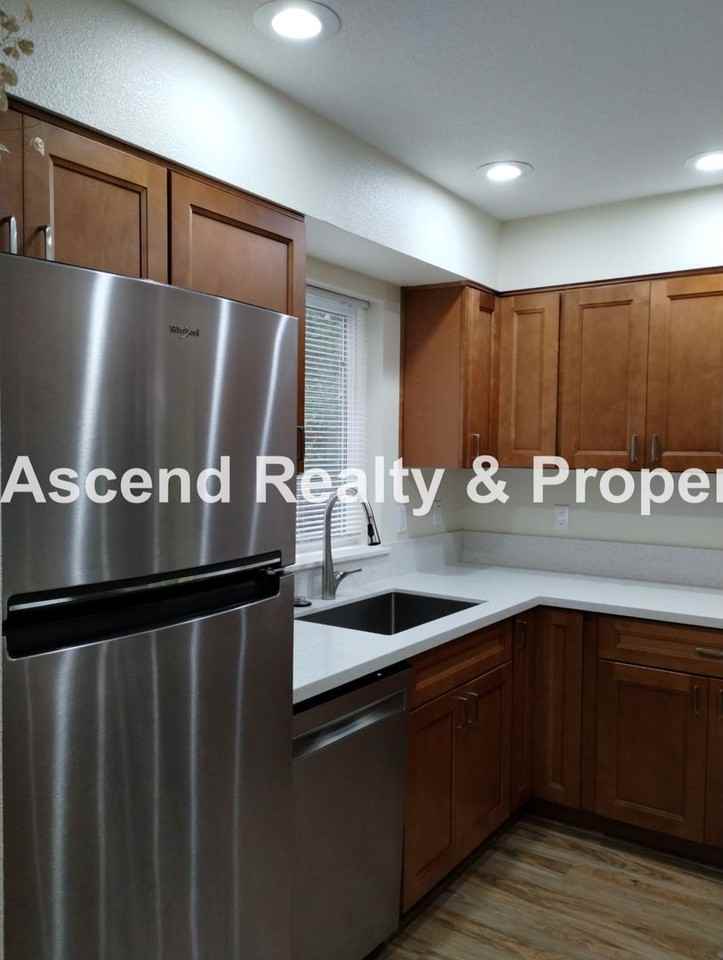 15150 Sw Barcelona Way - Photo 3 of 27