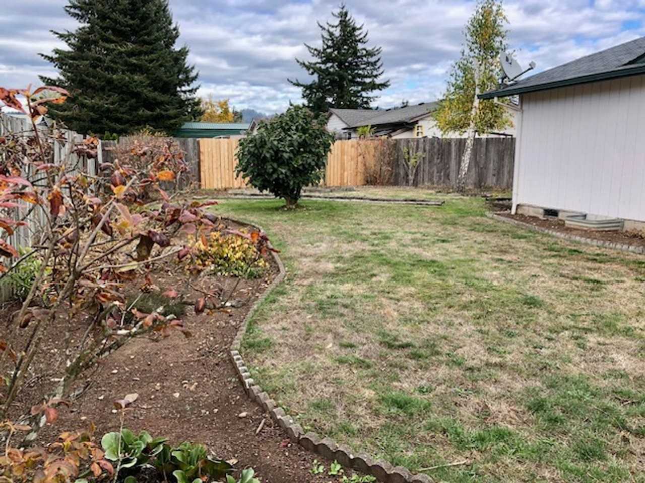 5692 E St - Photo 3 of 10