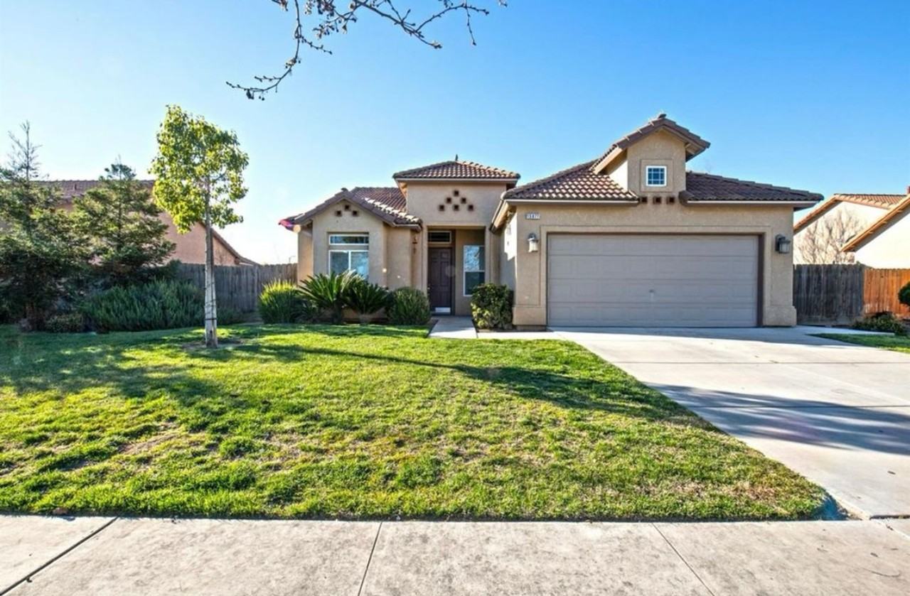 15778 W San Joaquin Ave - Photo 2 of 9