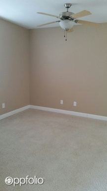 1101 Peach Ln - Photo 3 of 17