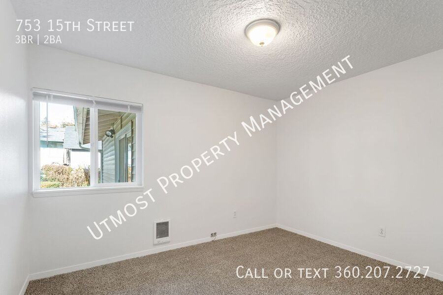 753 15th St - Photo 7 of 14