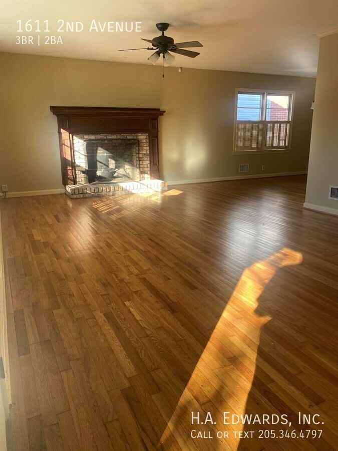 1611 2nd Avenue - Photo 3 of 19