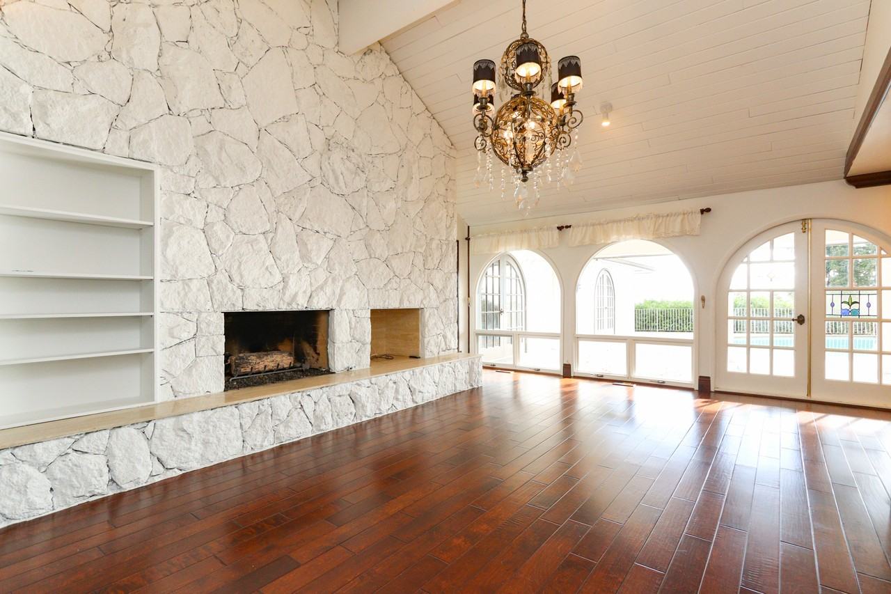 1355 Tyrol Road - Photo 2 of 24