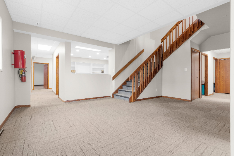 621 W Lawrence St #101 - Photo 3 of 9