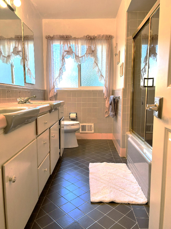 699 Los Altos Ave - Photo 2 of 2