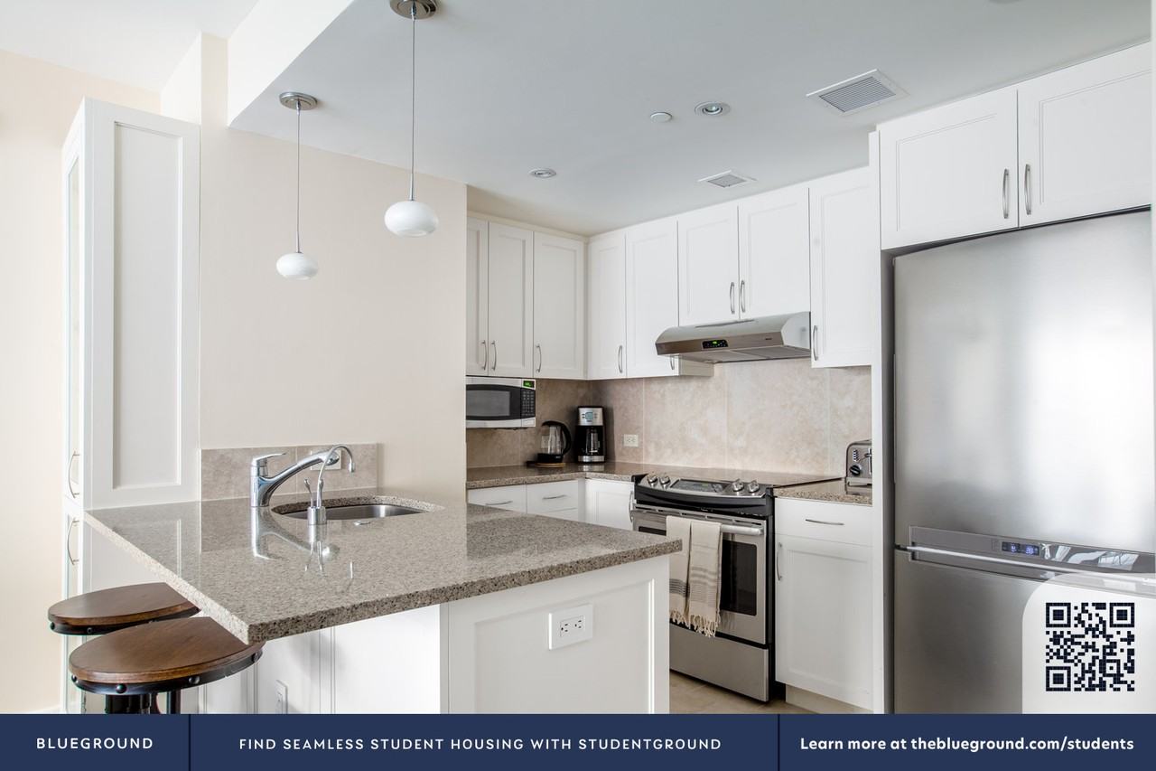 425 8th Street Northwest - Photo 7 of 36