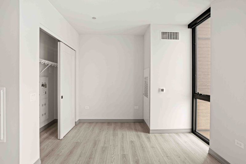 2150 N Elston Ave - Photo 4 of 11