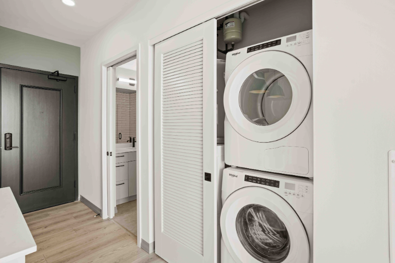 2150 N Elston Ave - Photo 7 of 11