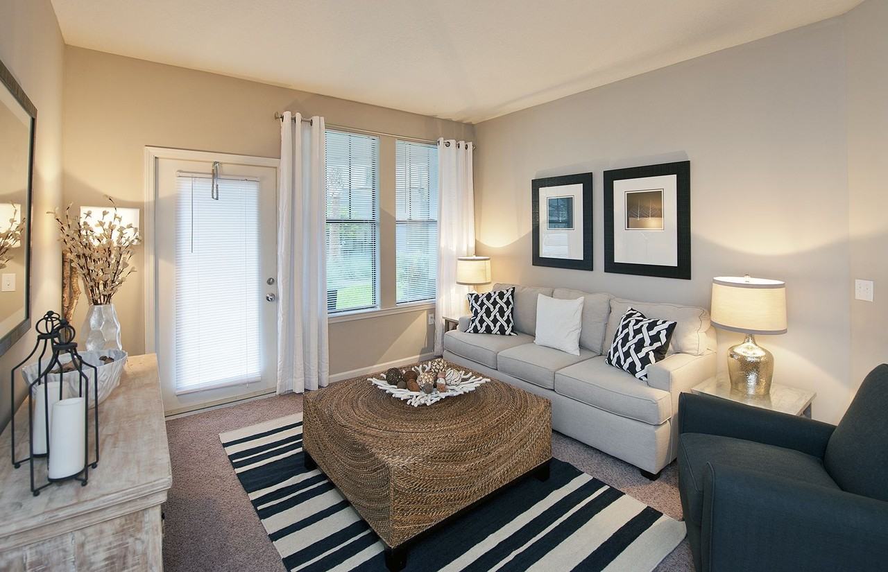 Whitepalm Apartments - Photo 4 of 31