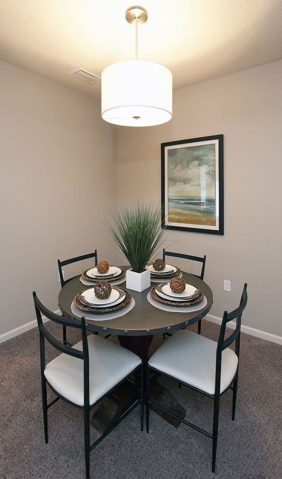 Whitepalm Apartments - Photo 6 of 31