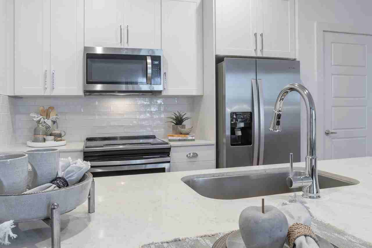 The Collins Apartments - Photo 3 of 36