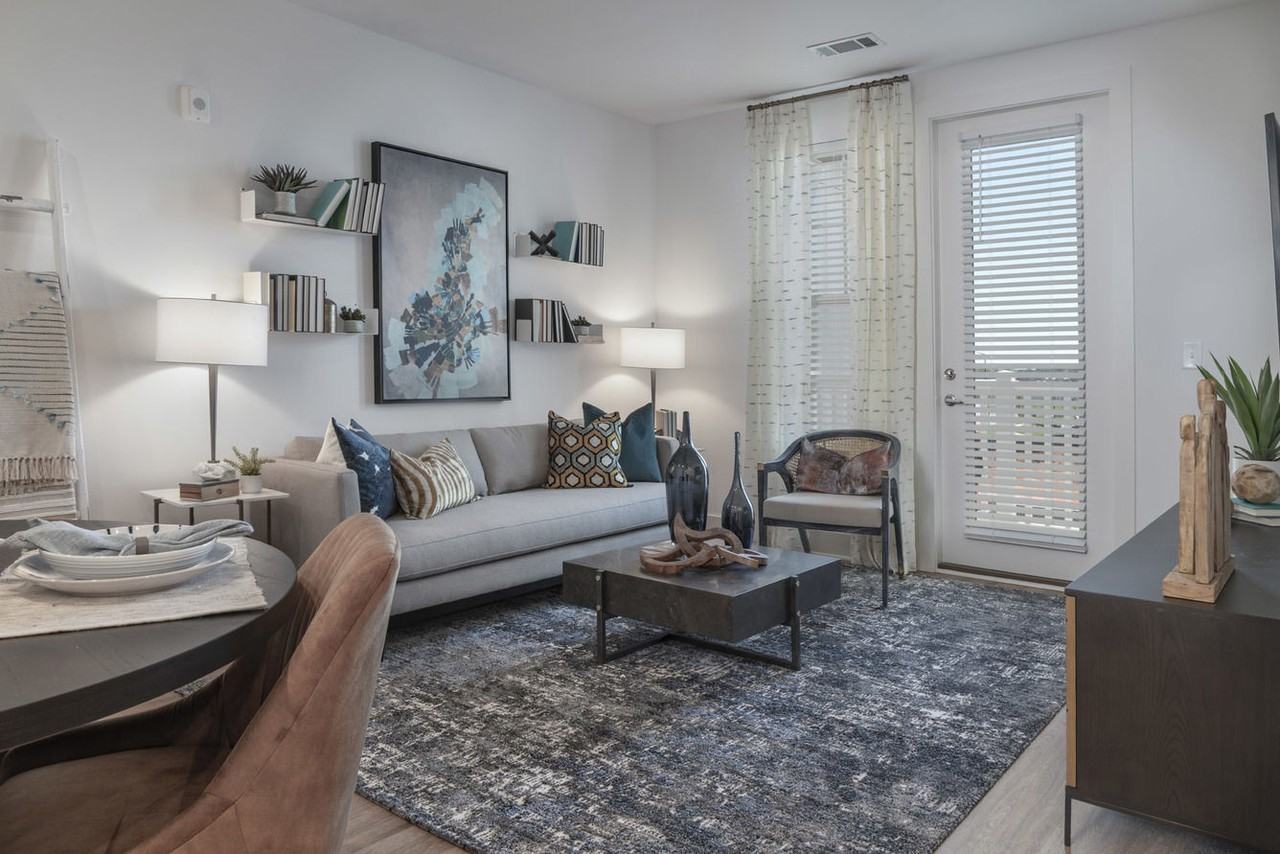 The Collins Apartments - Photo 6 of 36