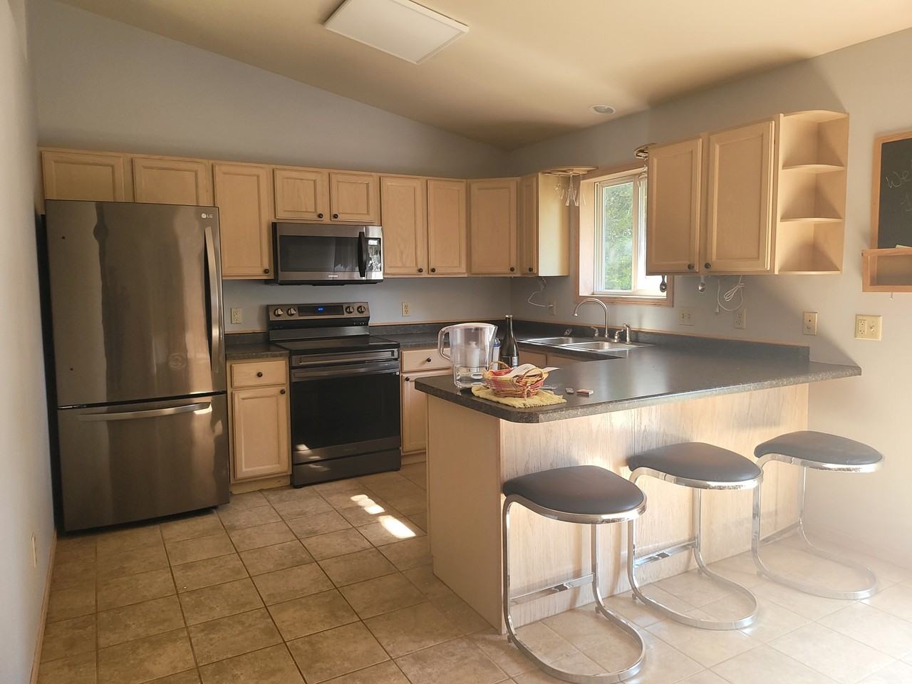 2623 Edgewood Lane - Photo 2 of 9