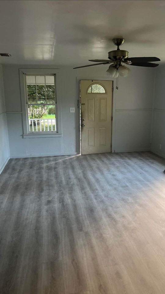 2372 Columbus Ave - Photo 2 of 3