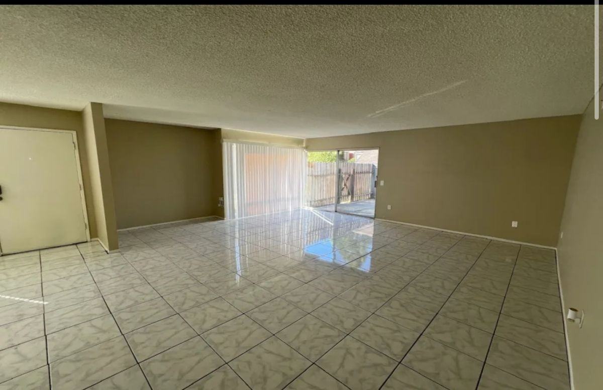 6189 Avenue Juan Diaz - Photo 3 of 7