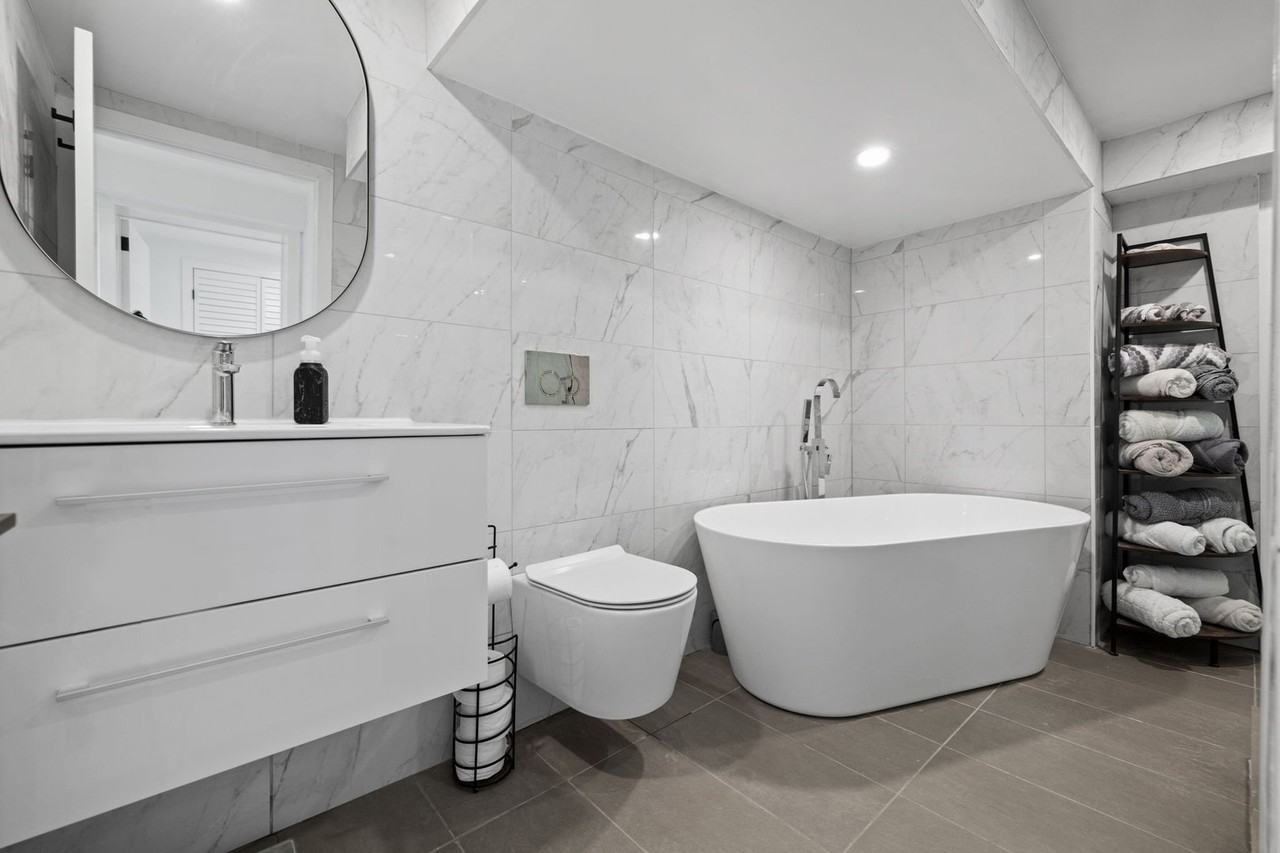 180 Woodroffe Ave - Photo 4 of 18