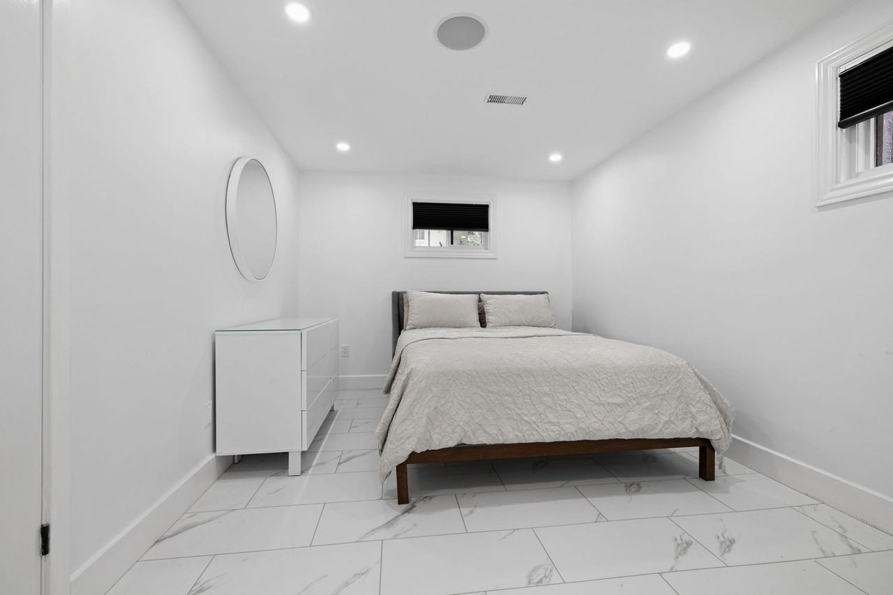 180 Woodroffe Ave - Photo 6 of 18