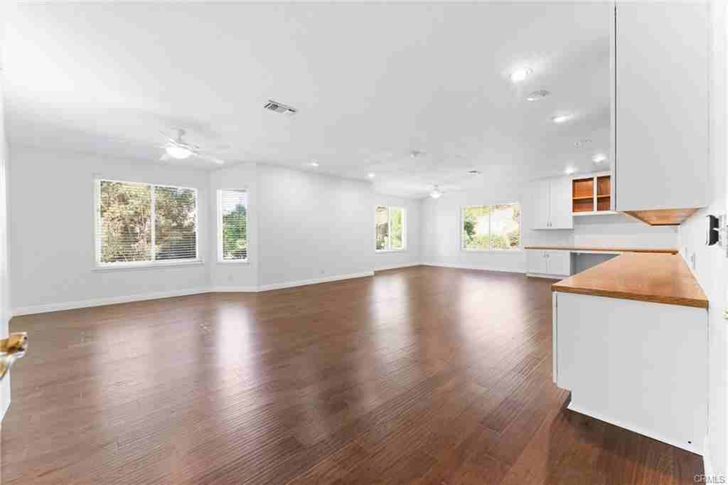 24711 Las Alturas Ct - Photo 2 of 8