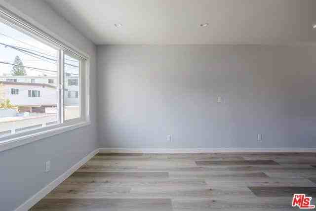1116 San Rafael Ave - Photo 2 of 8