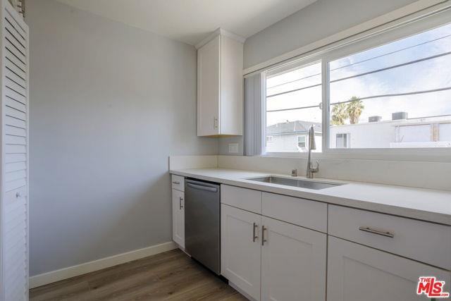 1116 San Rafael Ave - Photo 3 of 8