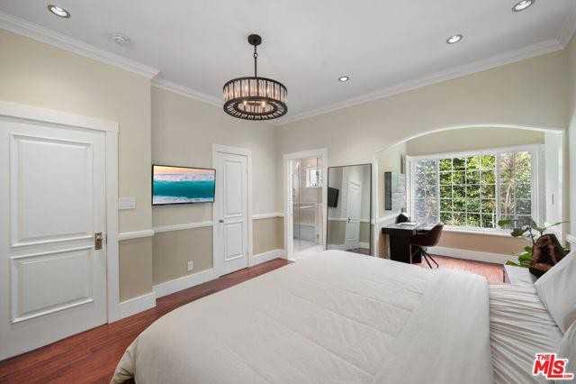 5262 W 8th St - Photo 2 of 8