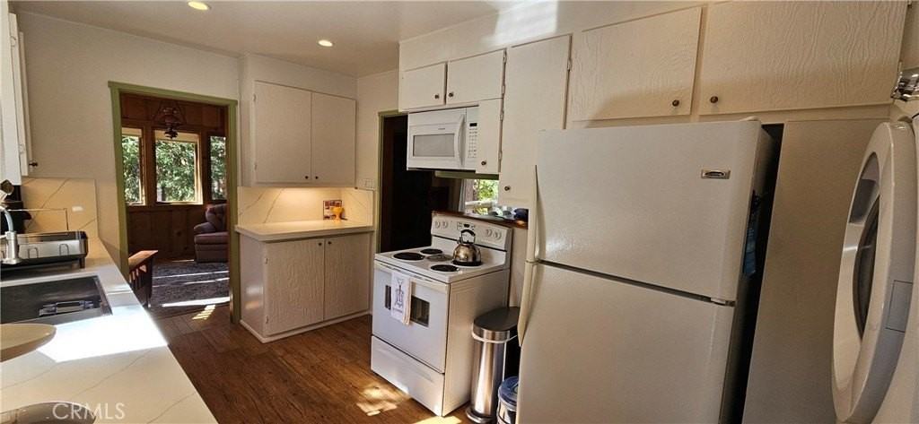 54095 S Circle Dr - Photo 4 of 12