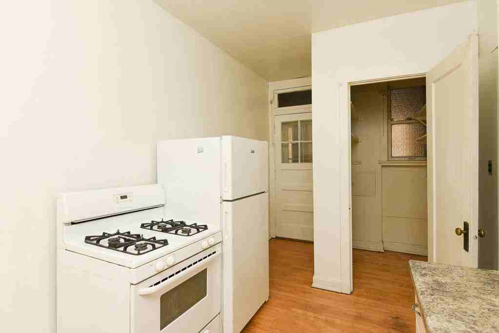 5023 N Winchester Ave #1 - Photo 2 of 8