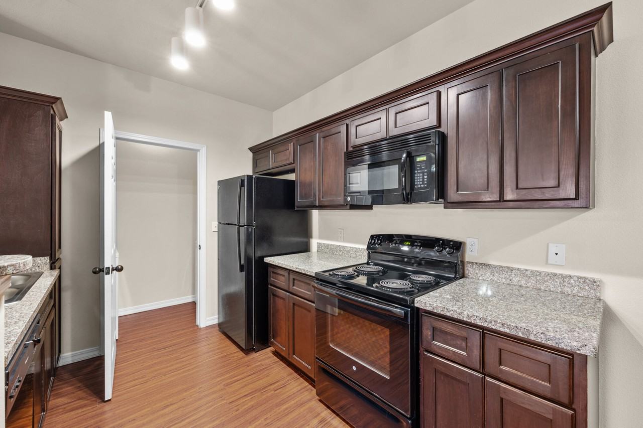 Las Torres Apartments - Photo 3 of 47