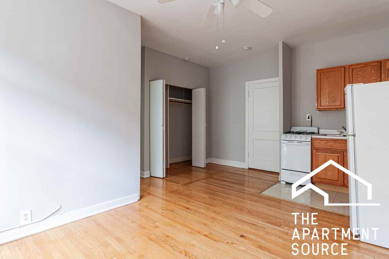 1050 W George St #111 - Photo 3 of 4