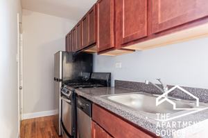 featured image of 955 W Cornelia Ave #2D