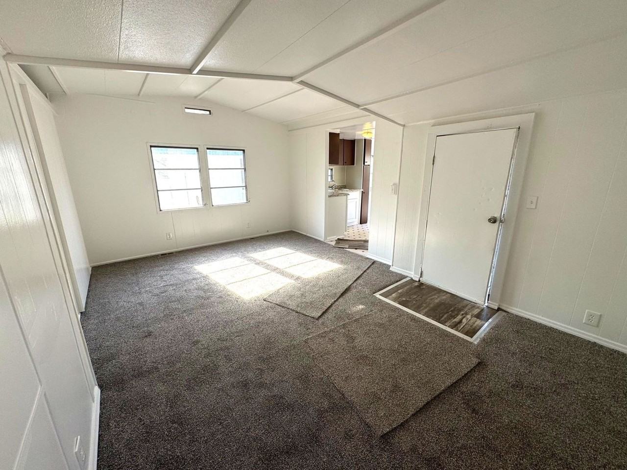 41 Rita Faiola Ln - Photo 3 of 11