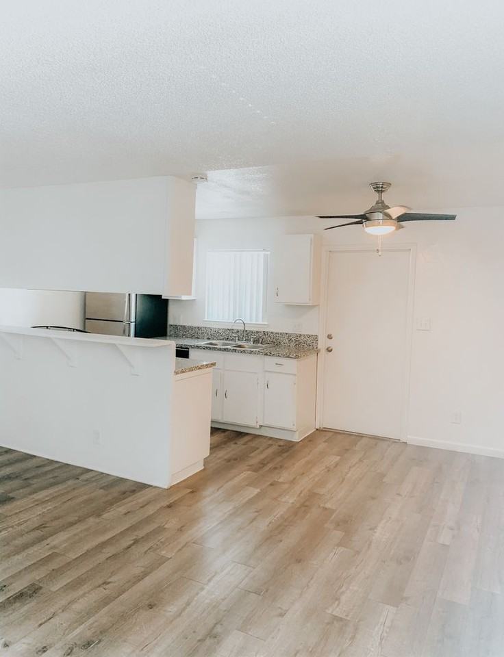 Amberwood Apartments - Photo 5 of 8