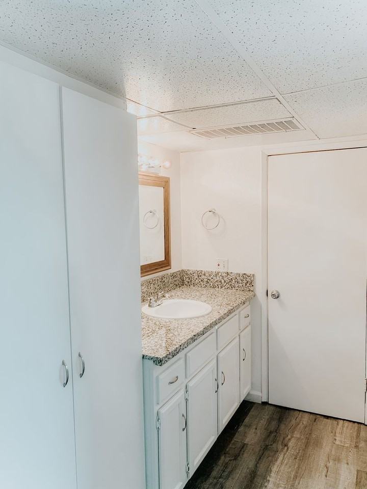 Amberwood Apartments - Photo 6 of 8