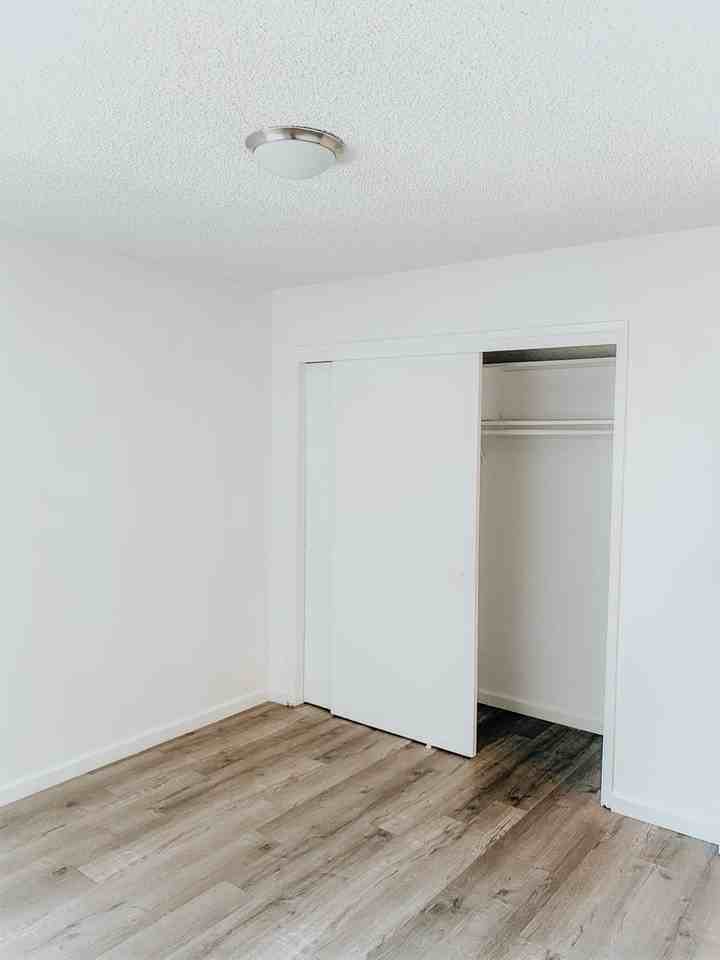 Amberwood Apartments - Photo 7 of 8