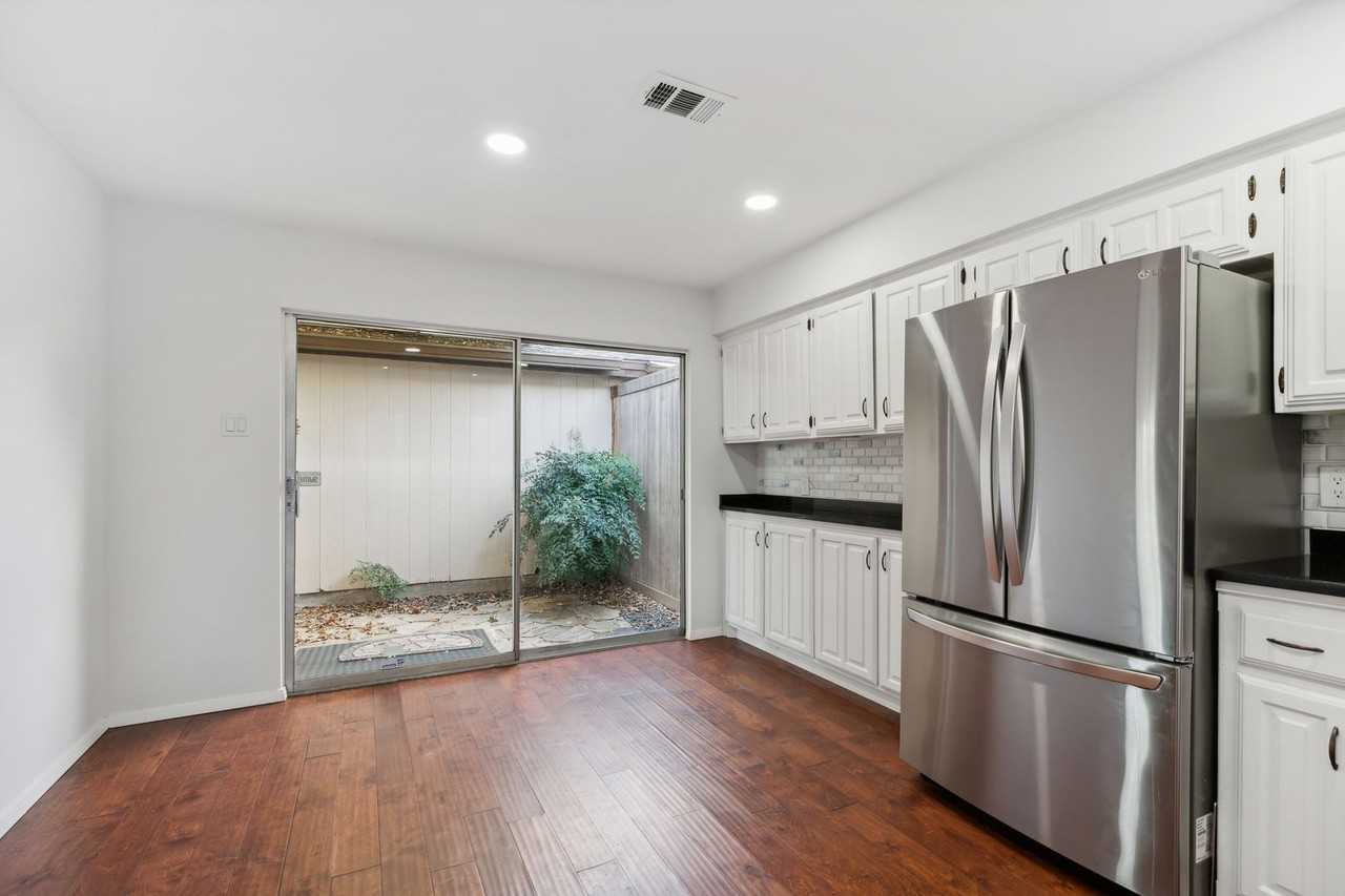 12621 Hornbeam Dr - Photo 3 of 45