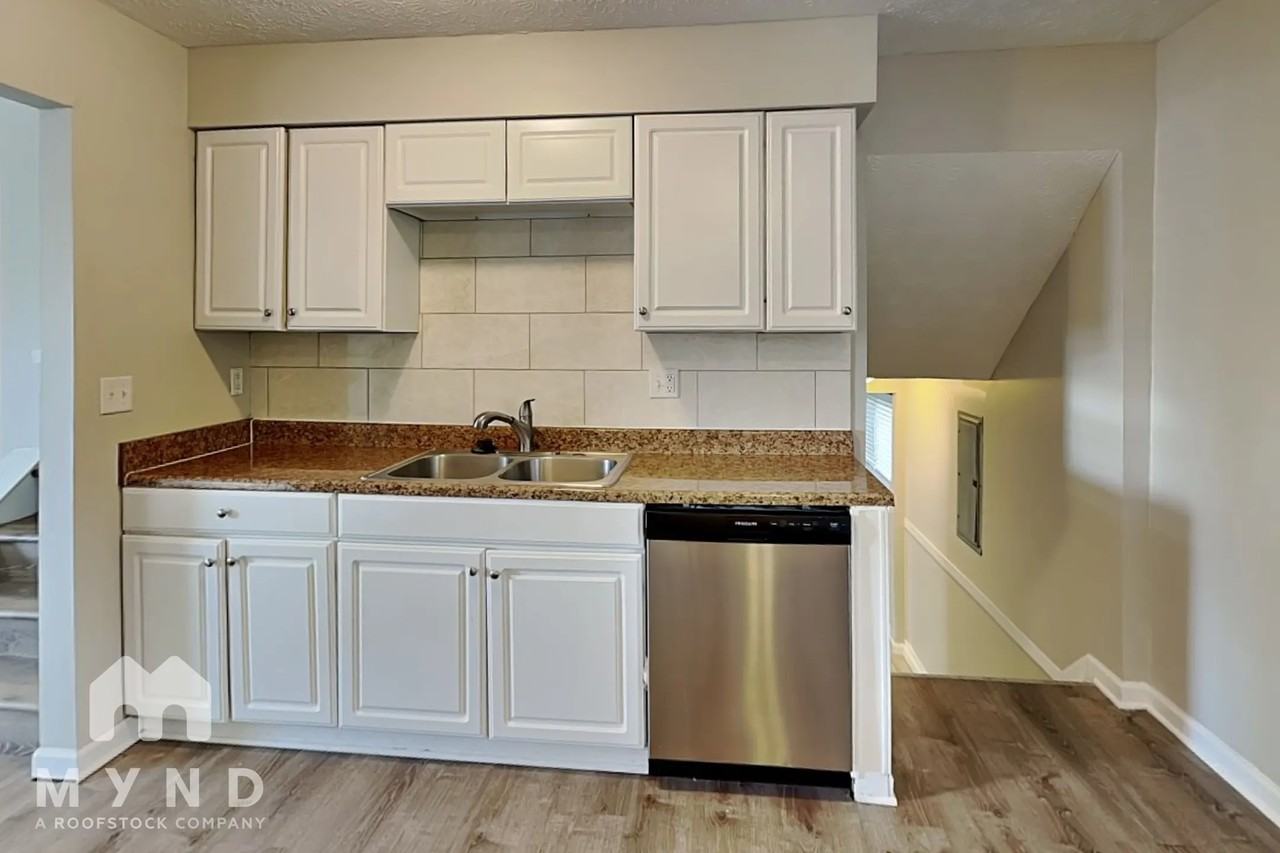 5918 Glennon Dr - Photo 3 of 20