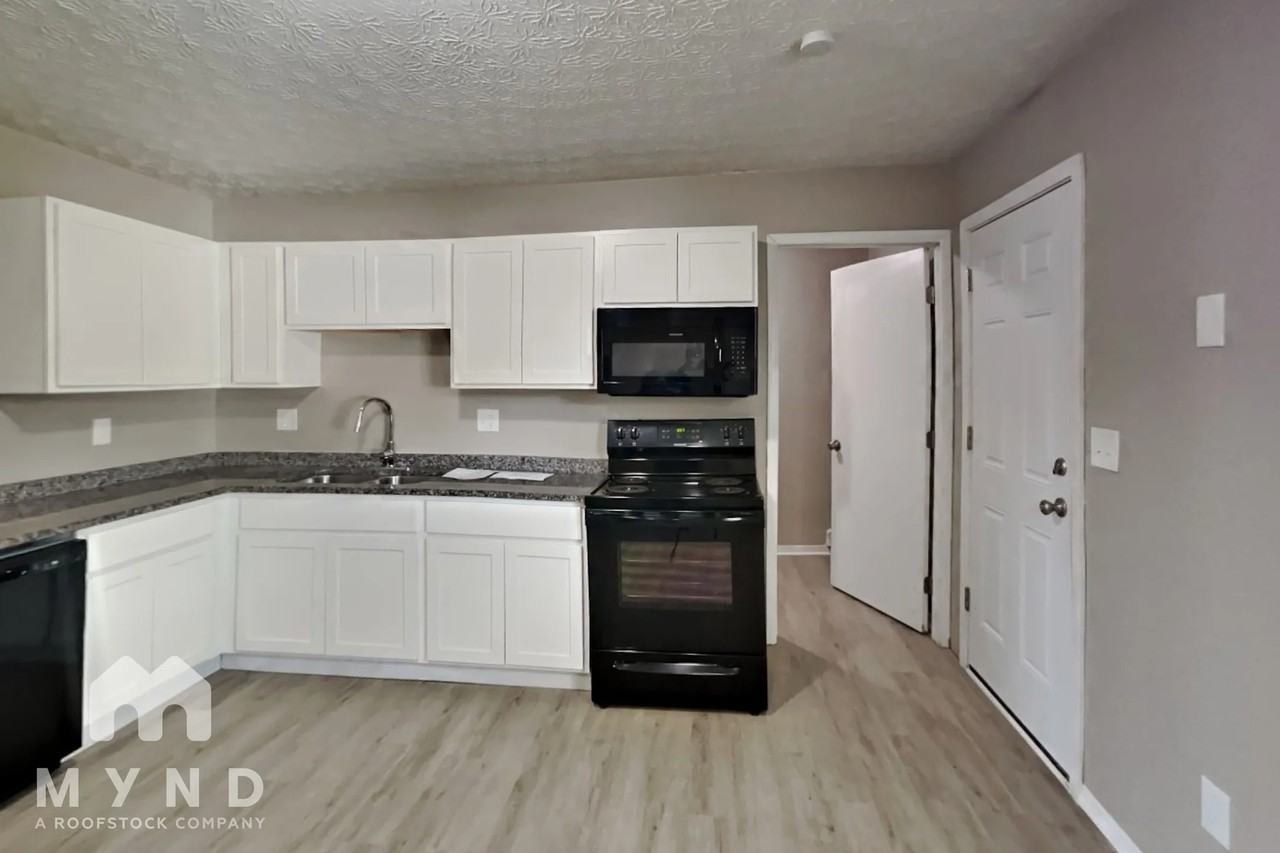 889 Rushcreek Rd - Photo 3 of 16