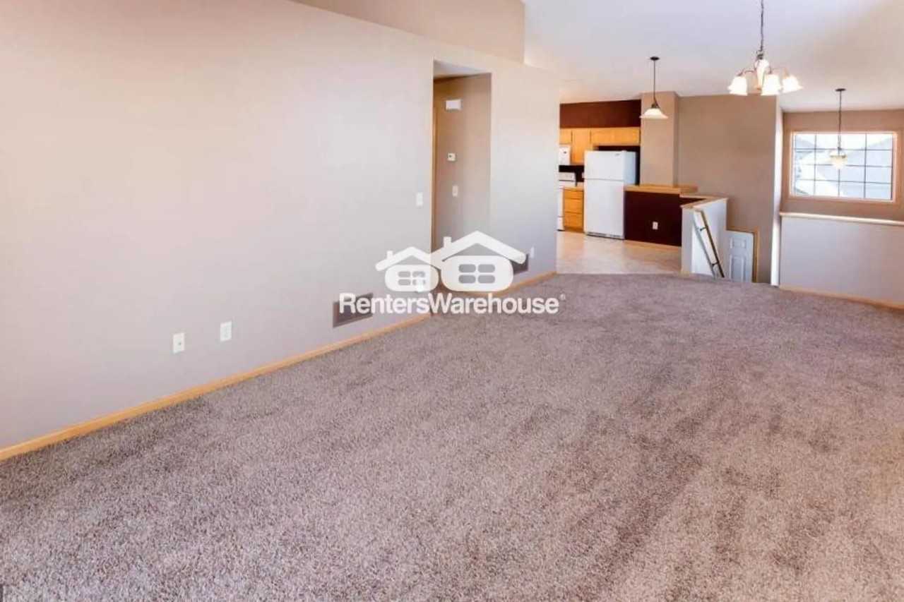 9192 Orchard Cir E - Photo 2 of 14