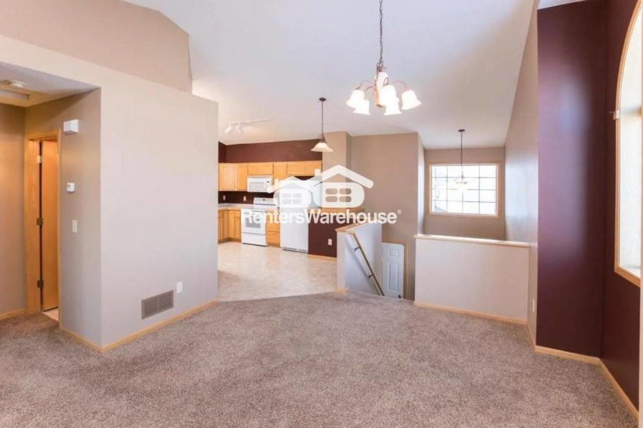 9192 Orchard Cir E - Photo 3 of 14
