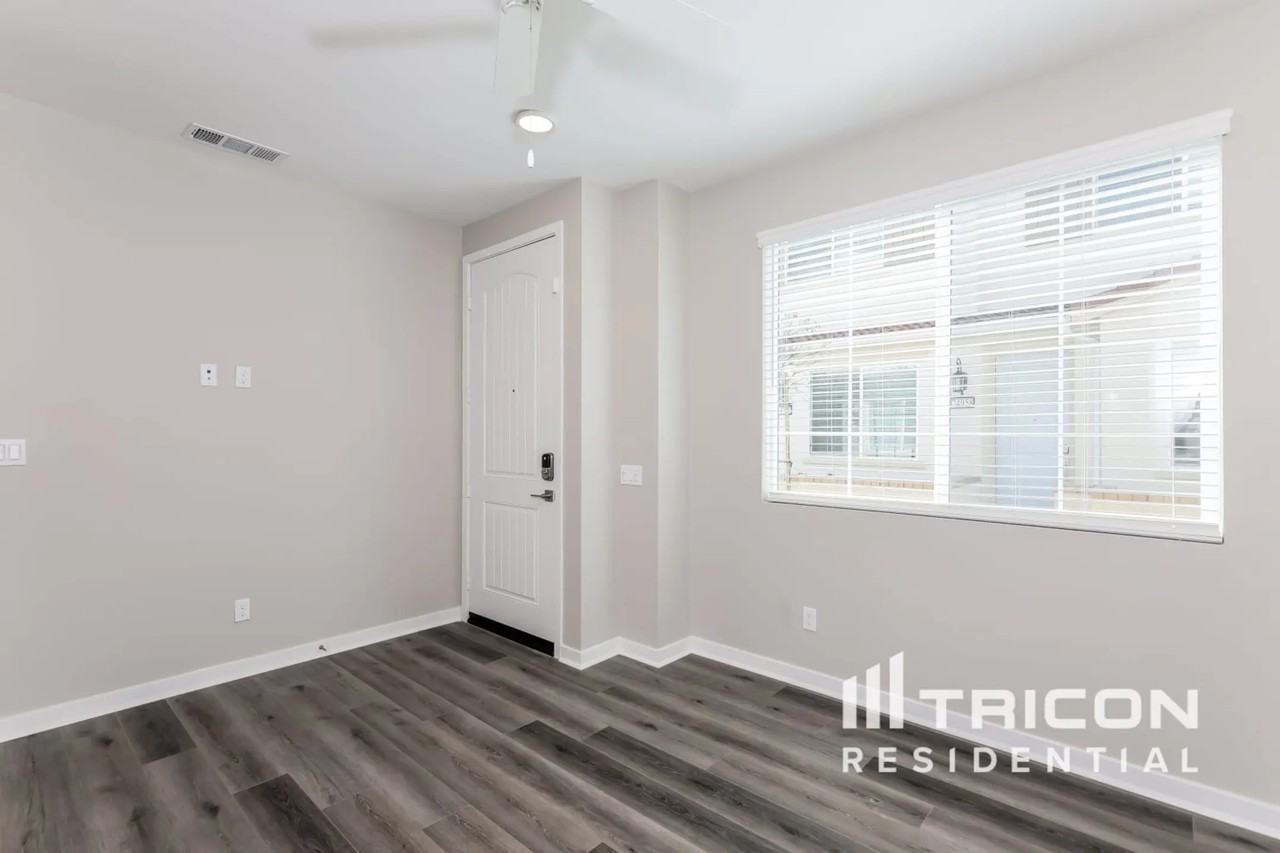 24947 24947 Vermijo Court Wildomar CA - Photo 2 of 20