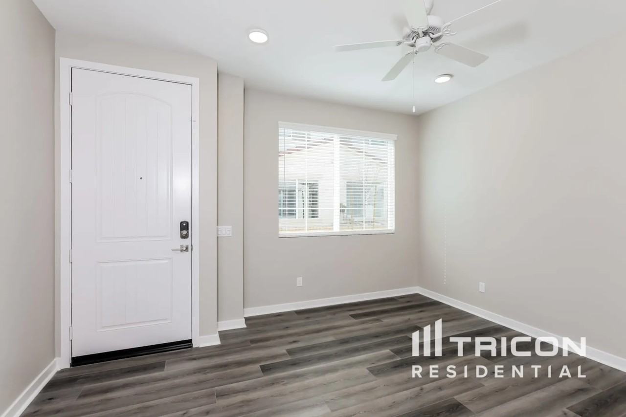 24947 24947 Vermijo Court Wildomar CA - Photo 3 of 20