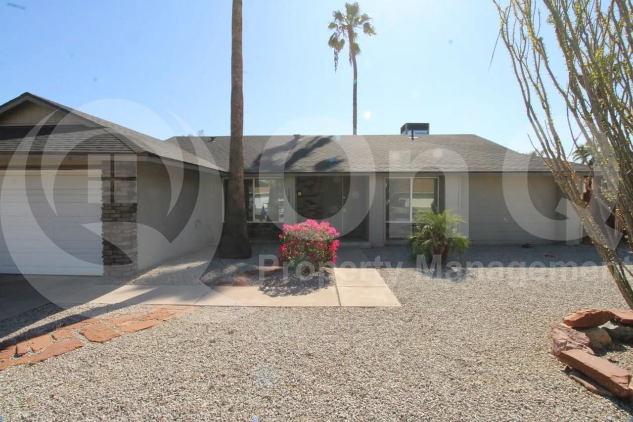 2383 W Waltann Ln - Photo 2 of 24